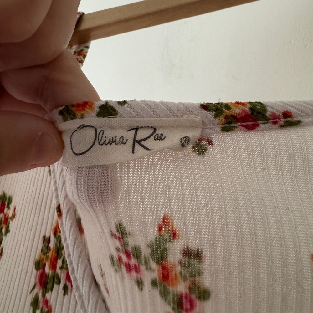 Olivia Rae Floral Ribbed Baby Tee‎ - Picture 3 of 3